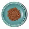 Amanova Cat Brilliant Beef & Chicken - miska z mokrą karmą z wołowiną i kurczakiem 85 g w turkusowej misce.