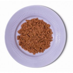 Karma mokra dla kota Amanova Cat Sterilised Fish & Turkey – biała ryba i indyk, 85 g, na fioletowej misce.